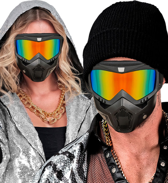 Tactisch masker met gespiegeld regenboogvizier gedragen onder capuchon en zwarte muts