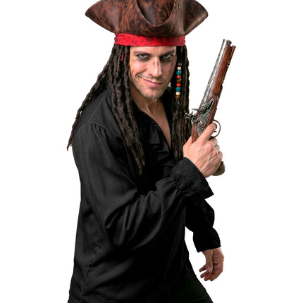 Jabot shirt zwart heren met wijde mouwen en kanten manchet, gedragen in piratenlook