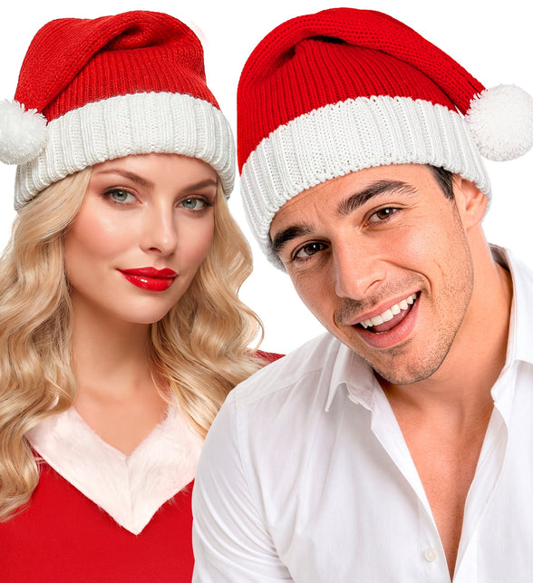 Kerstmuts gebreid gedragen door dame en heer tijdens Kerst