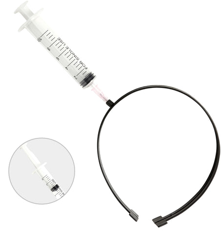 Injectienaald door hoofd