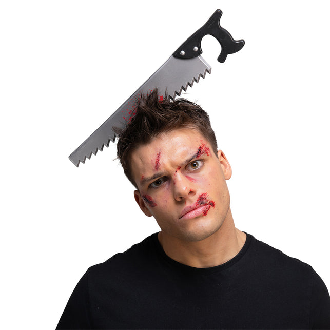 Diadeem zaag in hoofd