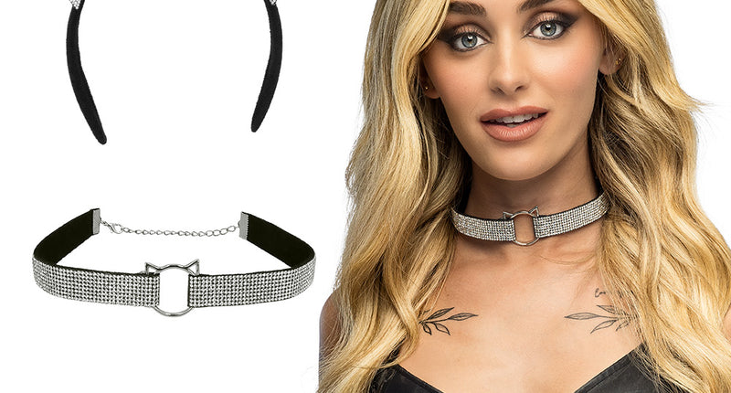Accessoireset Diamond cat Catwoman met strass kattenoren en halsband, los getoond en gedragen bij een zwarte jurk
