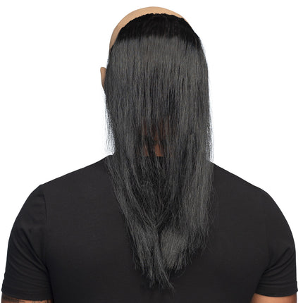 Achterkant van het latex butlermasker met lang steil zwart haar over de rug