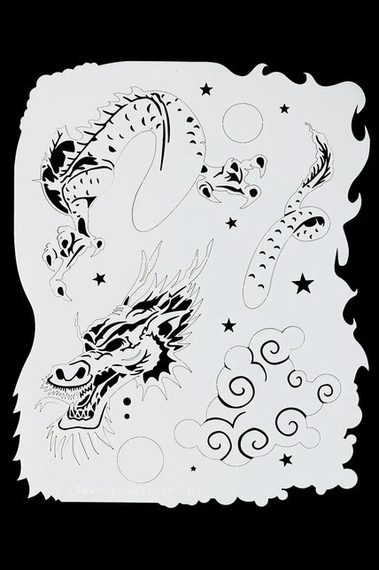 Airbrush sjabloon Chinese draak van TattooPro met drakenkop, schubbenlijf, wolken en sterren in wit