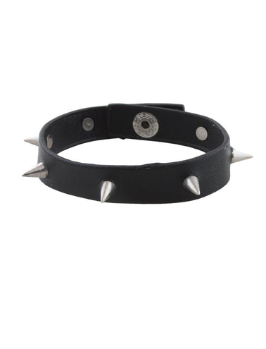Armband met spikes in zwart met zilverkleurige spitse punten op één rij