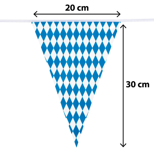 Beierse vlaggenlijn, detail met afmeting 20 cm breed en 30 cm hoog per vlaggetje