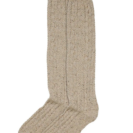 Beige Tiroler kniekousen met noppensteek over de kuit en geribde voet