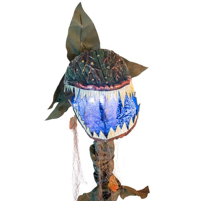Bek van de vleesetende plant met blauw oplichtende keel en beige tanden, halloweendecoratie