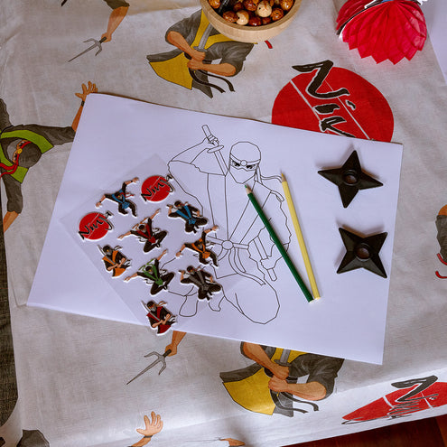 Boland Papieren tafelkleed 'Ninja'