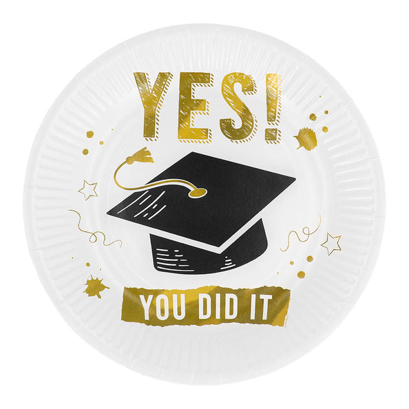 Papieren bordje 'Yes you did it' wit met gouden YES!, zwarte afstudeerhoed en geribbelde rand voor een slaagfeest