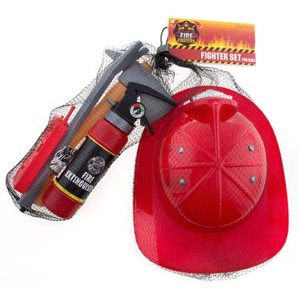 Brandweer set Puck in netzakje met kartonnen label, rode brandweerhelm zichtbaar, voor een verkleedfeest