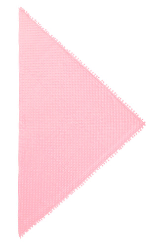 Driehoek sjaal Bubble pastel roze uitgelegd, noppenstof met roze pomponrand langs de zijden