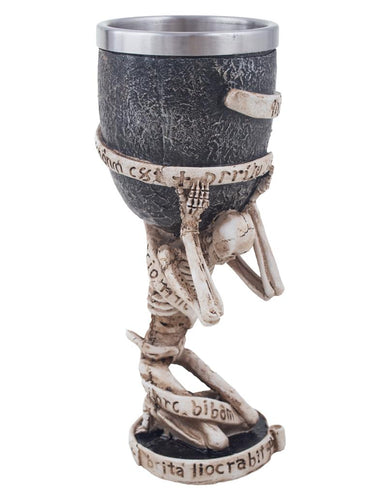 Drinkbeker zittend skelet, zwarte kelk op botkleurige skeletvoet met metalen binnenrand voor Halloween