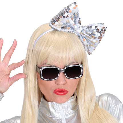 e-carnavalskleding-SYK hoofdband met paillettenstrik zilver