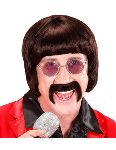 e-carnavalskleding-SYK pruik popster 60s bruin met snor en bril
