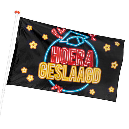 E-Carnavalskleding.nl Polyester vlag 'Hoera geslaagd'
