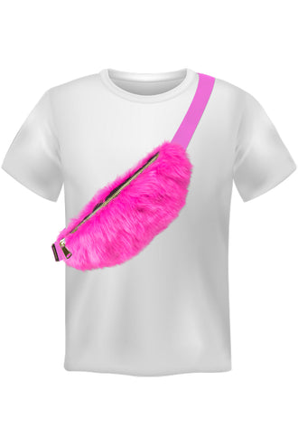Fuchsia pluche heuptasje schuin over de schouder gedragen op een wit shirt, als festivalaccessoire