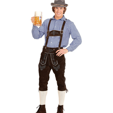 Geruit shirt Gustav blauw-wit met opgerolde mouwen onder bruine lederhosen voor Oktoberfest