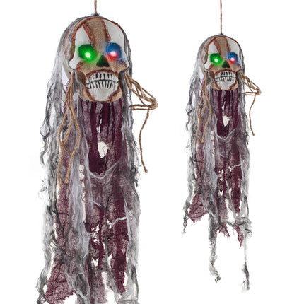 Hangdeco doodskop 80 cm met groen en blauw oplichtende ogen, grijs gaas en bordeauxrood gewaad voor Halloween