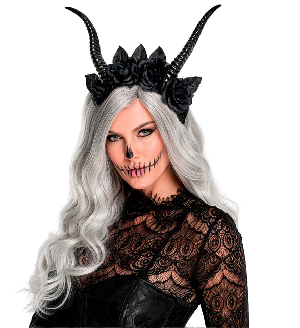 Hoornhaarband met zwarte rozen bij witte pruik en donkere schmink voor Halloween