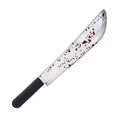 Horror machete met zilverkleurig gebogen lemmet, donkerrode spatten en zwarte gegroefde greep