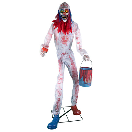 Horrorclown met verfpot 213 cm, staande halloweenpop in bebloede witte overall met verfemmer