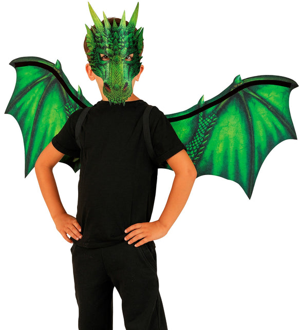 Jongen met groene drakenvleugels en drakenmasker voor Halloween of themafeest