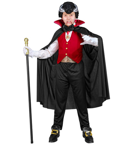 Kind in vampier kostuum met rood vest en hoge kraag, zwarte broek en witte handschoenen