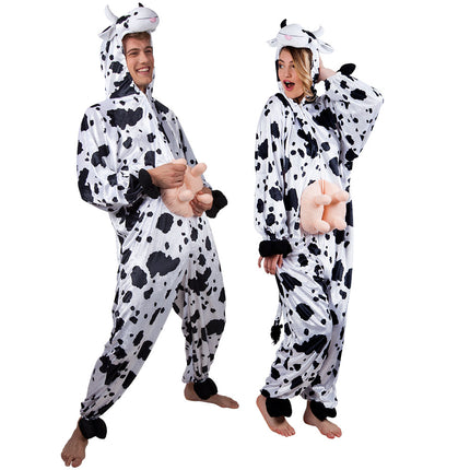 Koe onesie pluche gedragen door man en vrouw, unisex model met staart