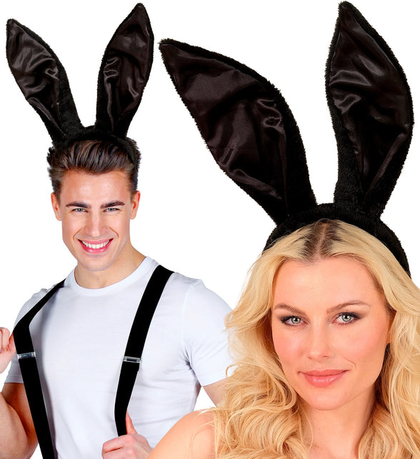 Konijn oortjes buigbaar zwart gedragen door man en vrouw op een verkleedfeest