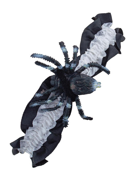 Kousenband met spin, zwarte geplooide band met witte ruche en grote nepspin voor Halloween