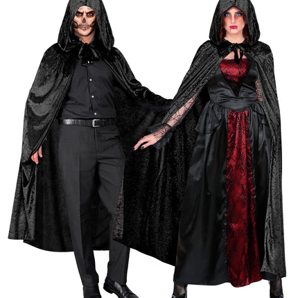 Lange zwarte fluwelen cape met capuchon, gecombineerd met horrorschmink op een griezelfeest