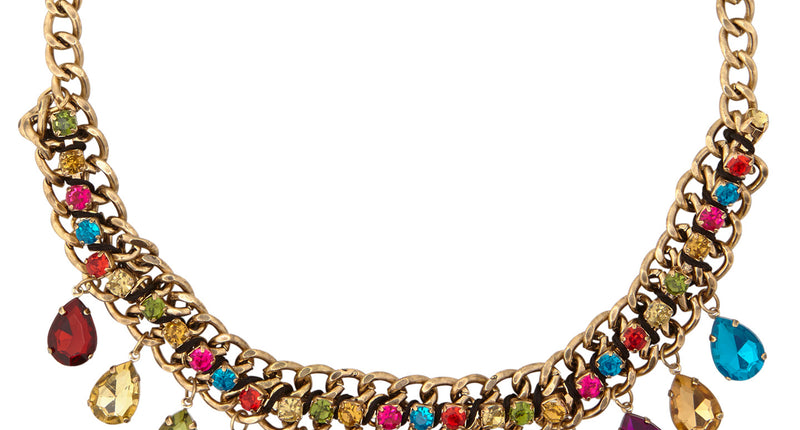 Nep gouden halsketting met steentjes in rood, turquoise, groen en geel met dertien druppelhangers