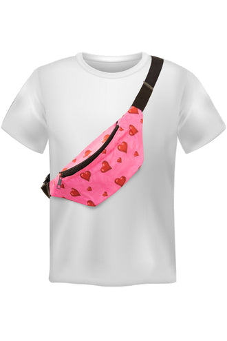 Roze heuptasje met hartjes schuin over de schouder gedragen bij een wit shirt op een themafeest