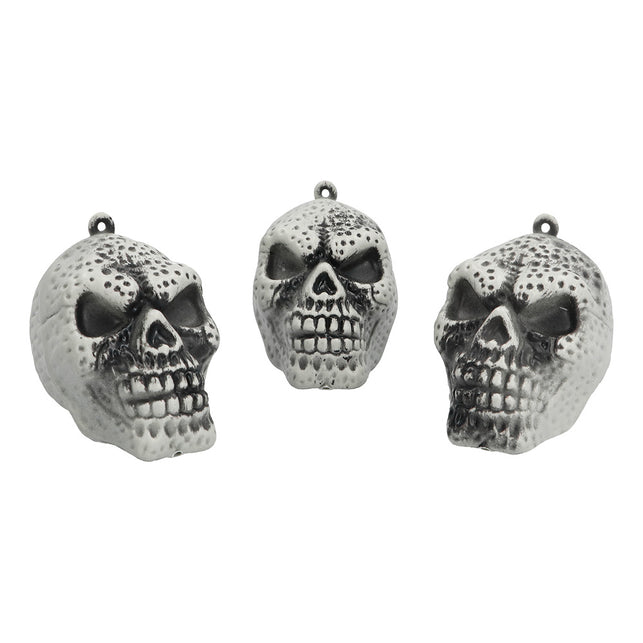 Set 3 schedels naturel in gebroken wit met donkere putjes en ophangoog, voor Halloween