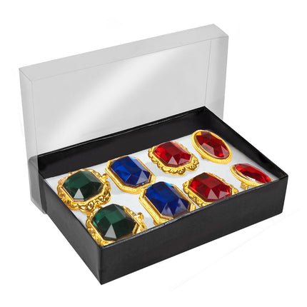 Set 8 ringen met nep edelsteen naast elkaar in een zwarte doos met doorzichtig deksel