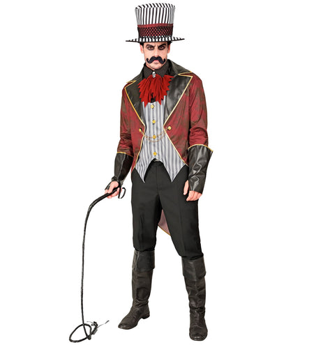 Sinistere dompteurlook voor Halloween: rode jas met verweerde vlekken en zwarte kunstlederen revers