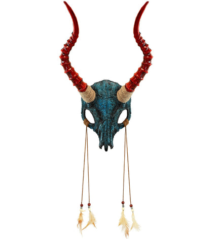 Sjamaan masker stier schedel blauw met lange rode hoorns, touwwikkels en lichte veertjes aan koordjes