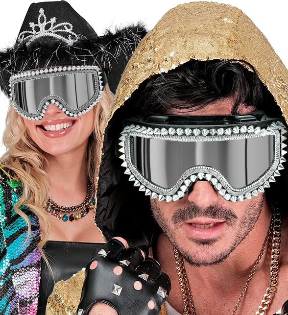 Ski-bril 80's zilver Maud gedragen door dame en heer op apresski-feest