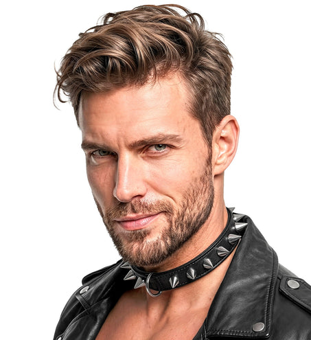 Spikes choker bij zwart leren jack, rockerlook voor heren