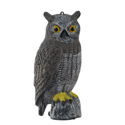 Uil decoratie van 40 cm in grijs pvc met gele ogen en klauwen, op een stronk, voor Halloween