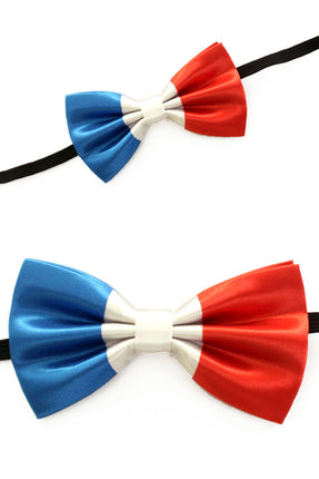 Vlinderstrik Franse vlag in blauw, wit en rood met satijnglans, voorgestrikt op zwart elastiek