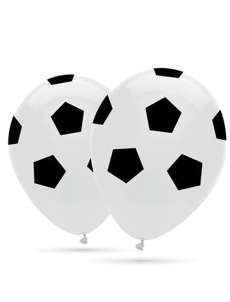 Voetbal ballonnen wit met zwarte vijfhoeken, twee opgeblazen latexballonnen voor een voetbalfeest