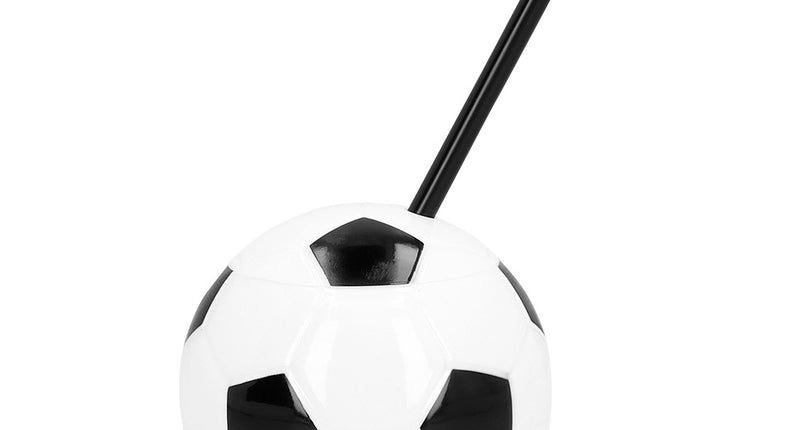 Voetbal drinkbeker met rietje 45 cl in zwart-wit met deksel en zwart rietje voor een voetbalfeest