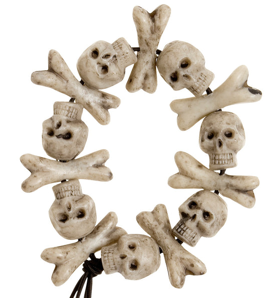 Zombie armband schedels en botten in botkleur, kunststof schedeltjes en gekruiste botjes op elastisch koord