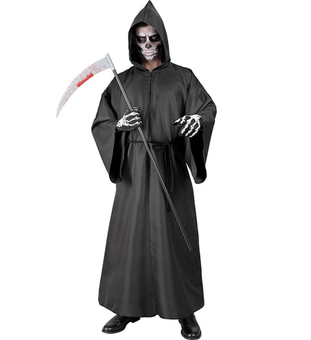 Zwarte grimreaper mantel met brede mouwen en in de taille geknoopt koord, gedragen door heer