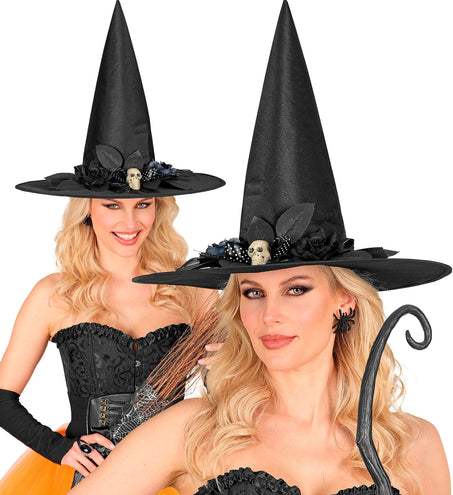 Zwarte heksenhoed Zoë gedragen door dames bij een gotische Halloweenoutfit