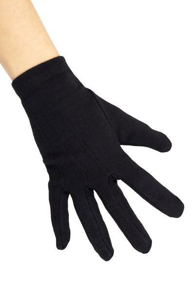 Zwarte katoenen handschoen aan de hand, kort model met ingestikte lijnen over de handrug