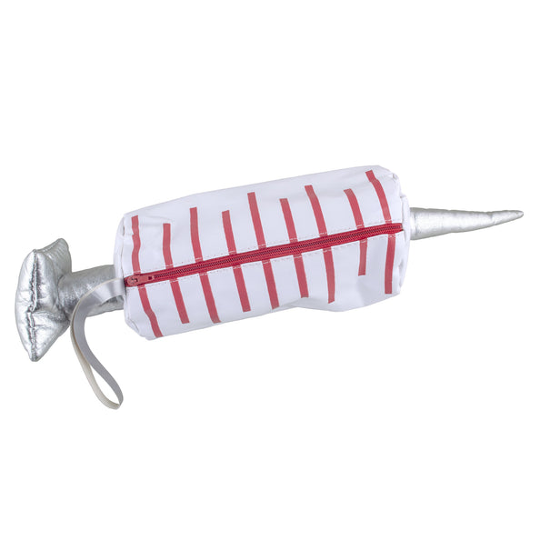 Handtas spuit injectienaald in wit met rode maatstreepjes, zilveren naald en rode rits, voor verpleegsteroutfit